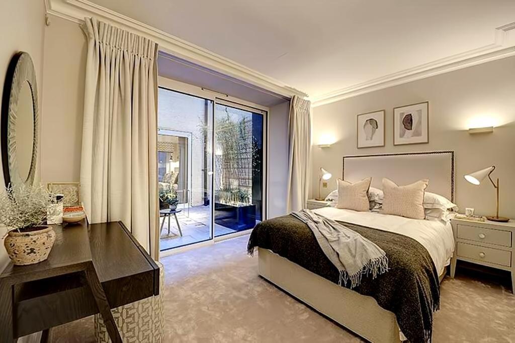 Stunning-hyde Park- 2bed-2bath Luxury Single Level * London